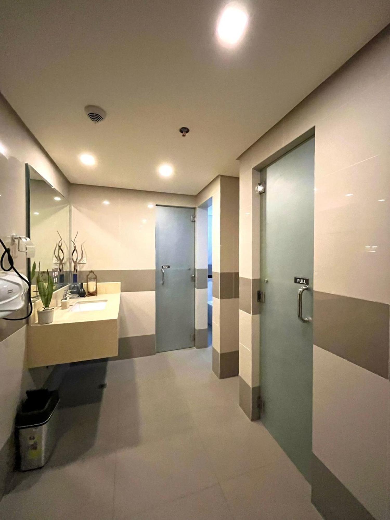 Studio At 81 Newport Boulevard Near Naia With Free Access To All Amenities Up To 2 Pax Manila Ngoại thất bức ảnh